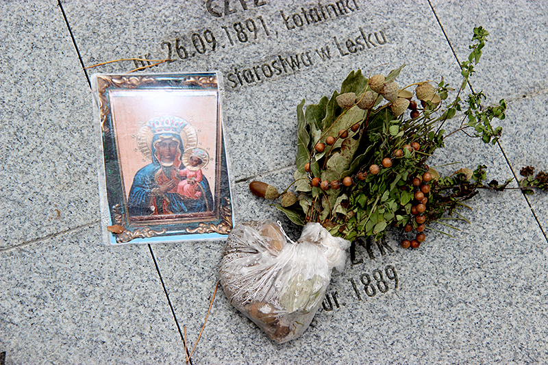 Tabliczka Stanisława Czyża, ojca Marii Kani