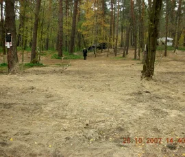 Teren poszukiwań, w głębi Andrzej Sariusz-Skąpski