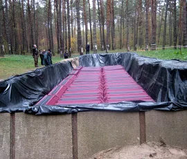 Trumny w „Brackiej Mogile”