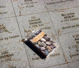 Indywidualne tabliczki epitafijne