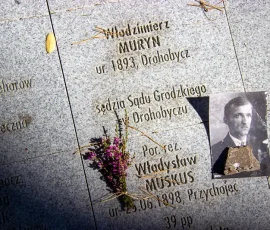 Indywidualne tabliczki epitafijne