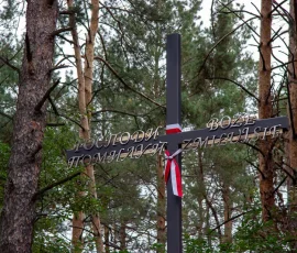 Krzyż ufundowany przez Rodzinę Katyńską w Opolu