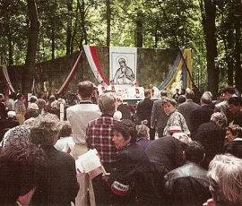 Uroczystość wmurowania kamienia węgielnego (27 czerwca 1998), RK w Olsztynie reprezentowała Helena Raksimowicz