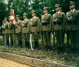 Uroczystość otwarcia Cmentarza Ofiar Totalitaryzmu (17 czerwca 2000)