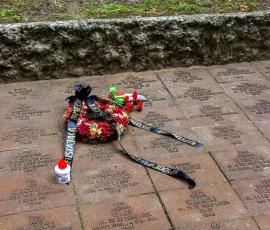 Wianek na tabliczce Jakuba Wajdy, ojca Andrzeja Wajdy