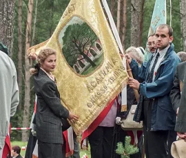 Sztandary Rodzin Katyńskich i gości